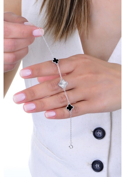 Gümüş Rodyumlu Lazer Işlemi Onix Taşlı Clover Yonca Bileklik SGTL12928SIYAH