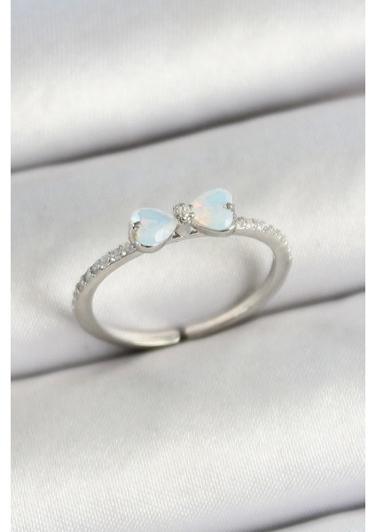 Pirinç Fiyonk Figürlü Zirkon Taşlı Gümüş Renk Ayarlanabilir Kadın Yüzük