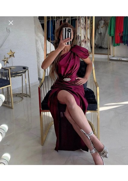 Bordo Taş Kemer Yırtmalı Tek Omuz fiyatları