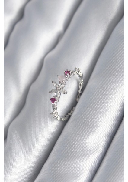 Pirinç Gümüş Renk Zirkon Taşlı Çiçek Model Pembe Zirkon Taş Detay Kadın Yüzük