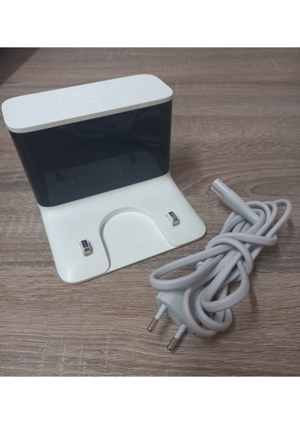 1c Beyaz Robot Süpürge Şarj Ünitesi Teşhir & Outlet