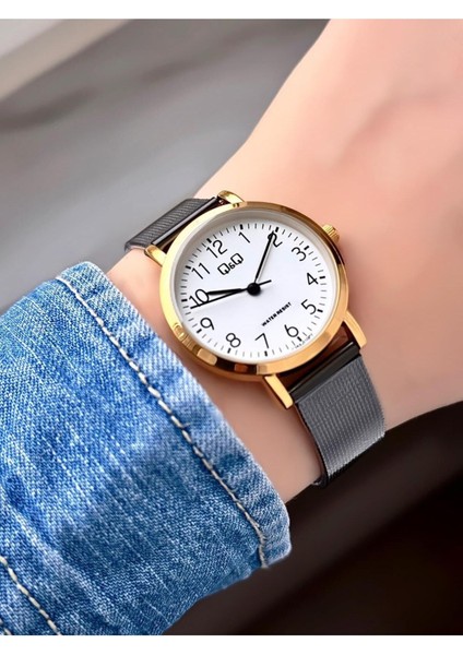 Siyah Hasır Kordon Rakamlı Gold Kasa Kadın Kol Saati