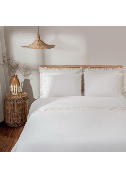 Paye Battal Boy Nevresim Takımı %100 Organik Pamuk Percal Nakışlı Dantelli Krem 240X220 cm modelleri