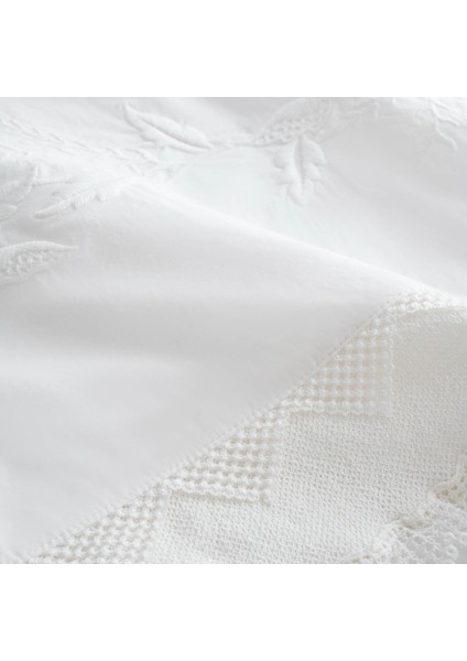 Paye Battal Boy Nevresim Takımı %100 Organik Pamuk Percal Nakışlı Dantelli Krem 240X220 cm fırsatları