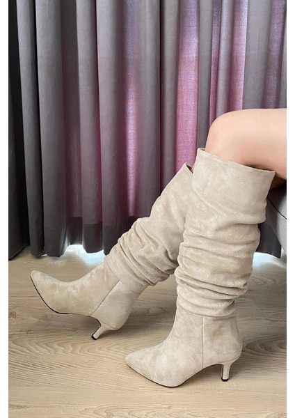 Kadın Tamara Krem Süet Körüklü Sivri Burun Çivi Topuk Çizme