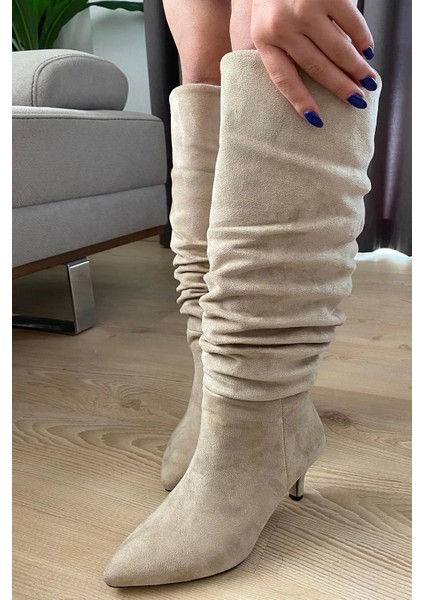 Kadın Tamara Krem Süet Körüklü Sivri Burun Çivi Topuk Çizme fiyatları