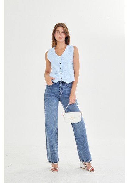 Kadın Yazlıkv Yaka Brode Düğmeli Kolsuz Yelek - Şık ve Rahat Tasarım