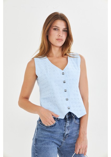 Kadın Yazlıkv Yaka Brode Düğmeli Kolsuz Yelek - Şık ve Rahat Tasarım fiyatları