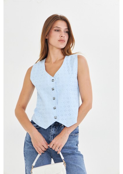 Kadın Yazlıkv Yaka Brode Düğmeli Kolsuz Yelek - Şık ve Rahat Tasarım