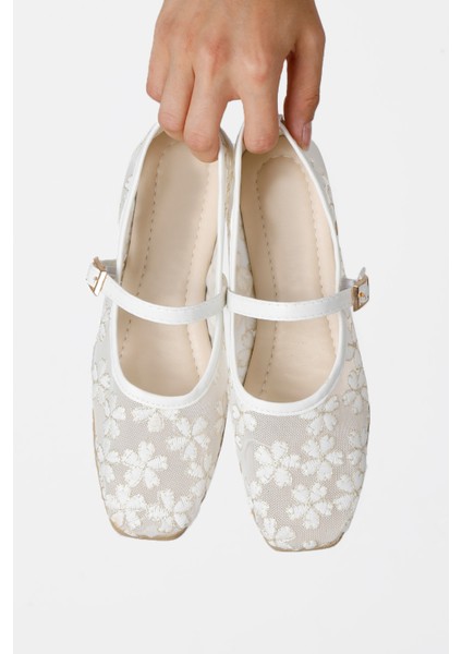 Beyaz File Çiçek Nakışlı Şık Babet Ayakkabı Günlük Kadın Babet modelleri