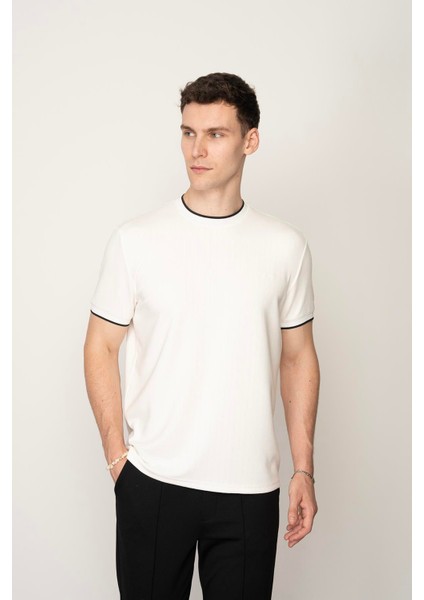 Beyaz Regular Fit Bisiklet Yaka Erkek T-Shirt E1015