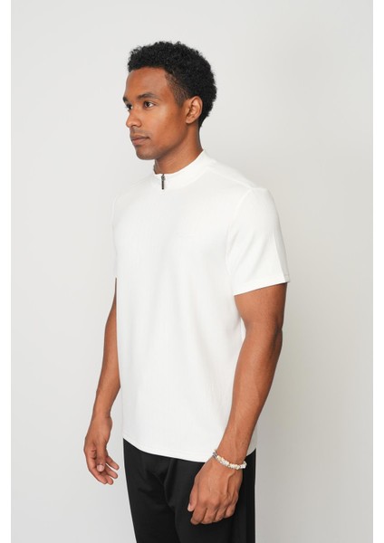 Beyaz Regular Fit Dik Yaka Erkek T-Shirt E1013 fiyatları