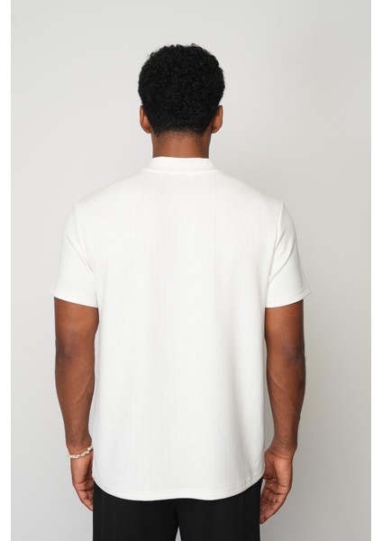 Beyaz Regular Fit Dik Yaka Erkek T-Shirt E1013 indirimleri