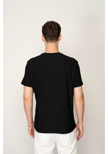 Siyah Regular Fit Bisiklet Yaka Erkek T-Shirt E1002 indirimleri
