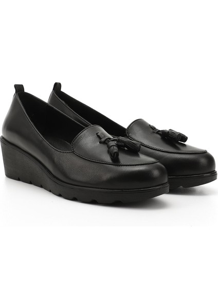 Kadın Siyah Dolgu Taban Püsküllü Hakiki Deri Ayakkabı modelleri