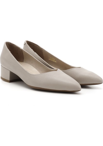 Kadın Bej Kısa Kalın Topuklu Hakiki Deri Ayakkabı modelleri