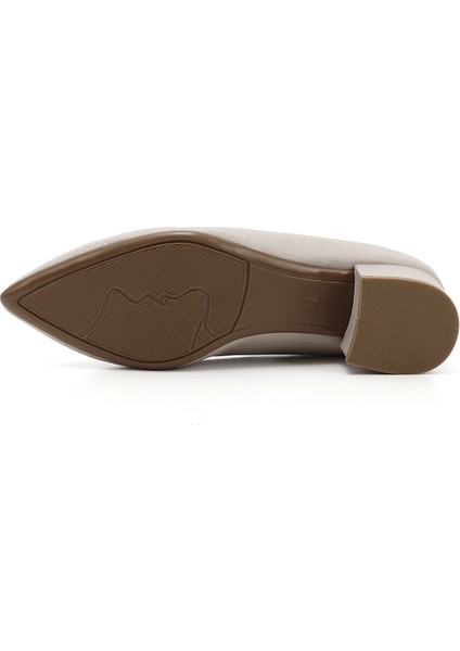 Kadın Bej Kısa Kalın Topuklu Hakiki Deri Ayakkabı indirimleri