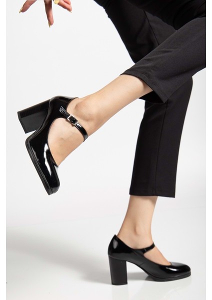 Kadın Hakiki Deri Bantlı Topuklu Ayakkabı - Siyah Rugan fiyatları