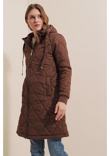 Mottisfashion 5138 Kapitone Uzun Şişme Mont - Kahverengi fiyatları