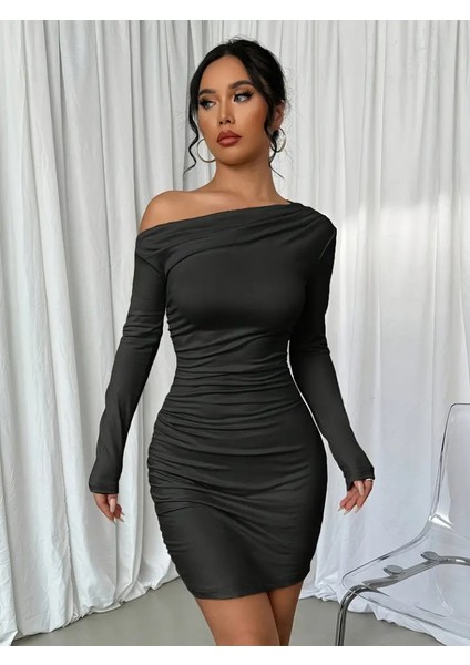 Mottisfashion Kadın Uzun Kollu Tek Omuzu Açık Yanlardan Büzgülü Kısa Sandy Elbise fırsatları