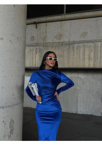 Mottisfashion Kadın Uzun Kollu Yarım Balıkçı Yaka Büzgü Detay Kadife Kumaş Elbise