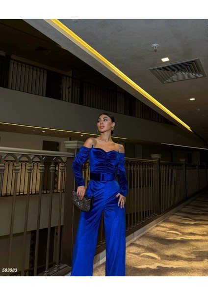 Mottisfashion Kadın Modanna Yaka Zincir Askı Detay Kemer Dahil Kadife Kumaş Tulum