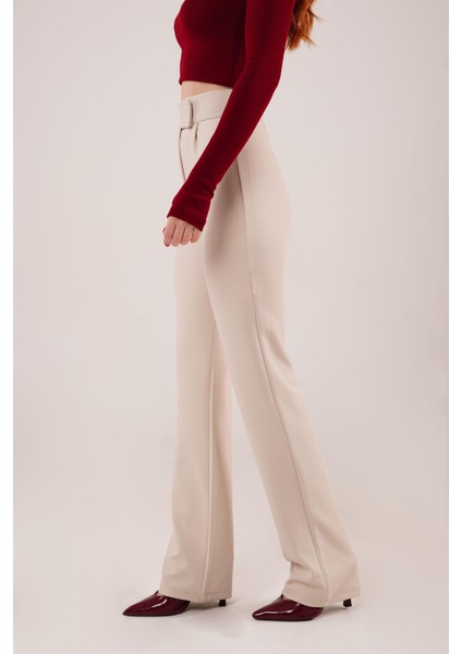 Mottisfashion Cırt Kapama Detaylı Krem Pantolon