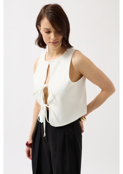 Mottisfashion Bağcık Detay Dekolte Bluz