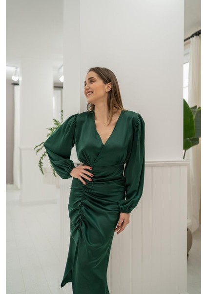 Mottisfashion Zümrüt V Yaka Saten Elbise indirimleri
