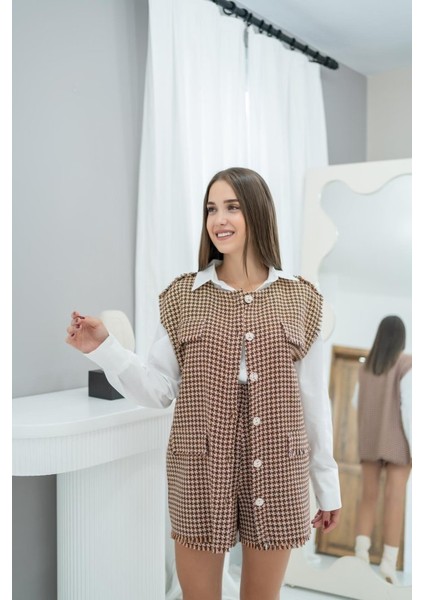Mottisfashion Kahverengi Kazayağı Desenli Yelek ve Şort Takım