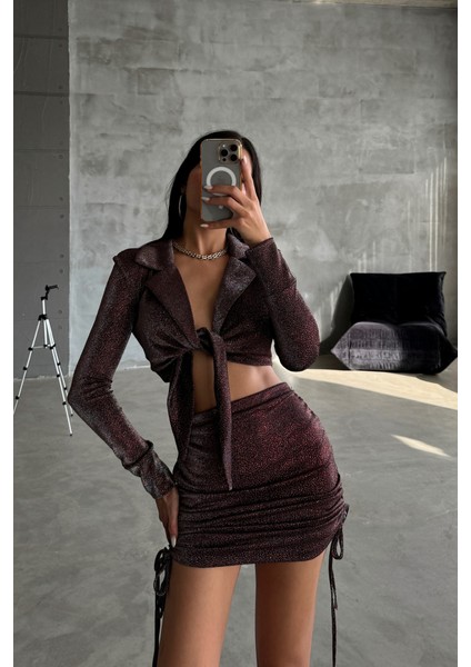 Mottisfashion Simli Kumaş Bağlama Detaylı Crop Bluz -Kısa Büzgü Detaylı Etek - Bordo