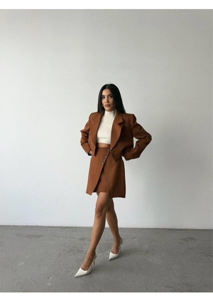 Mottisfashion Düğme Detaylı Etek - Crop Ceket Takım - Kahverengi