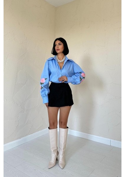 Mottisfashion Mavi Kollarında Gül Nakışlı Gömlek