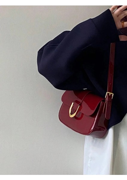 Bordo Kadın Ayarlanabilir Askılı Mıknatıs ve Fermuar Kapamalı El-Omuz Çantası 263