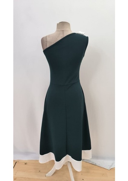 Mottisfashion Kadın Tek Omuzu Açık Omuzlardan Kurdela Detaylı Çift Renkli Ithal Krep Elbise indirimleri