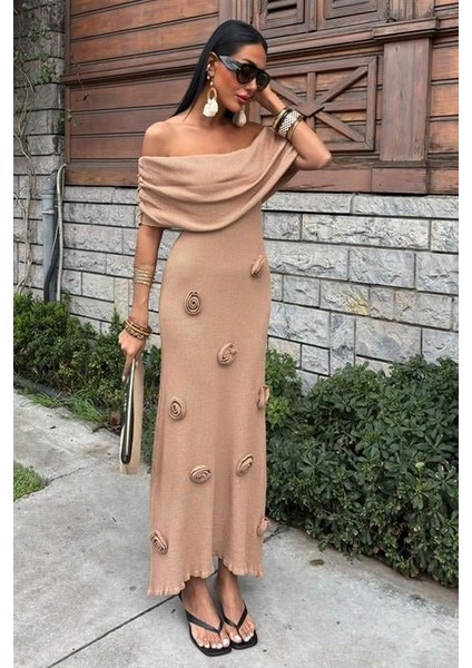 Mottisfashion Eteği Gül Detay Madonna Yaka Elbise 2863