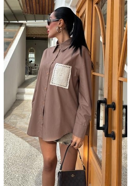 Mottisfashion Süzine Cepli Arkası Yırtmaçlı Oversize Gömlek 3420 fırsatları