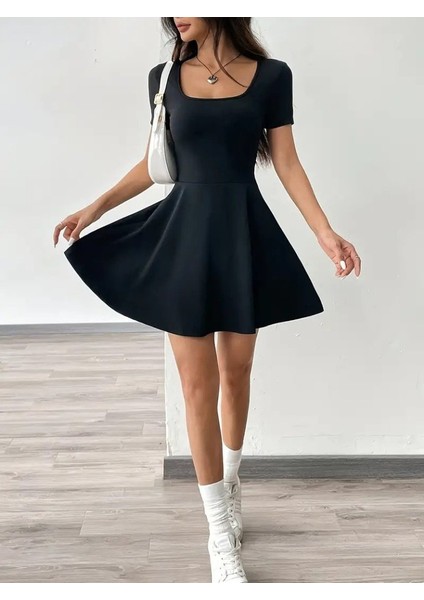 Mottisfashion Kadın Kısa Kollu Kare Yaka Short Detaylı Cepli Dalgıç Elbise