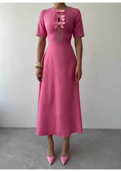 Mottisfashion Wera Taşlı Fiyonk Detaylı Elbise fiyatları