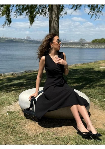 Mottisfashion Kadın Ithal Krep Kumaş Kruvaze Yaka Eteği Kloş Kolsuz Mini Elbise