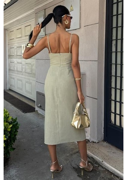 Mottisfashion Göğsü Aksesuarlı Önü Yırtmaçlı Elbise 2899 fırsatları
