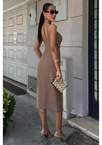 Mottisfashion Göğsü Aksesuarlı Önü Yırtmaçlı Elbise 2899 fırsatları