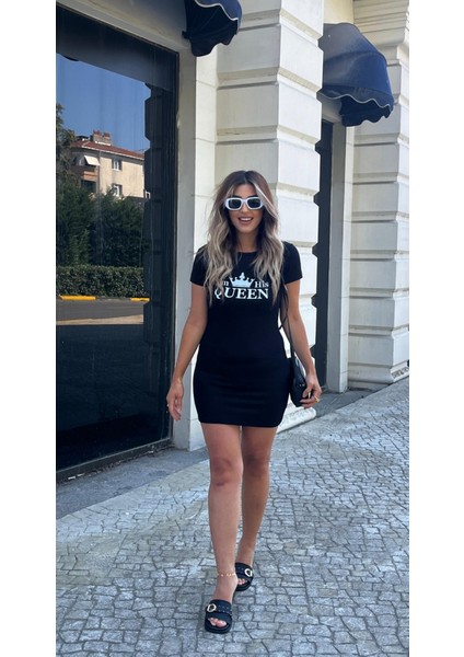 Mottisfashion Kadın Kısa Kollu Queen Baskı Iki Iplik Mini Elbise