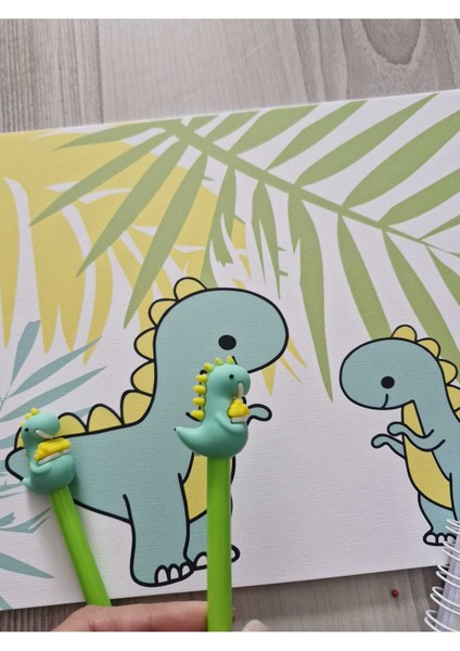 Dinazor Temalı Resim Defteri 30 Yaprak - A5 Çizgili Defter ve 2 Jel Kalem modelleri