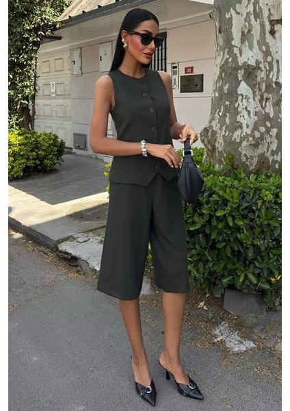 Mottisfashion Midi Şortlu ve Yelekli Viscon Takım 10167