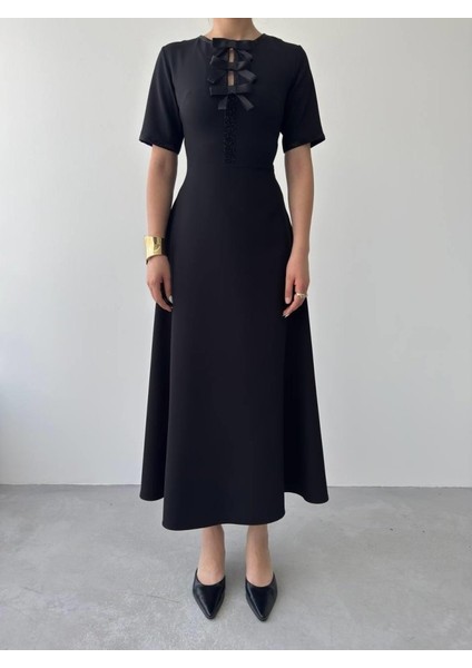 Mottisfashion Wera Taşlı Fiyonk Detaylı Elbise fiyatları