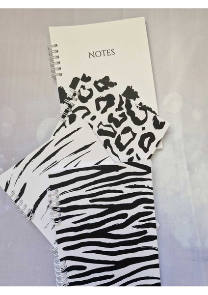 A5 Boyut Spiralli Siyah Beyaz 4'lü Set Not Defteri - Noktalı fiyatları