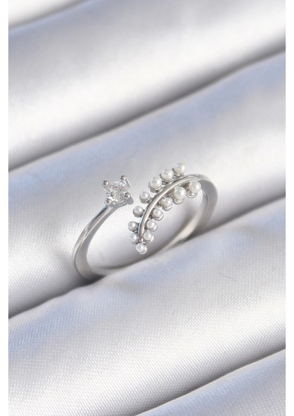 Pirinç Gümüş Renk Zirkon Taşlı Incili Yaprak Model Kadın Yüzük