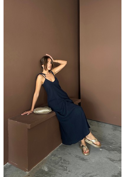Mottisfashion Askılı Uzun Salaş Müslin Elbise - Lacivert fiyatları