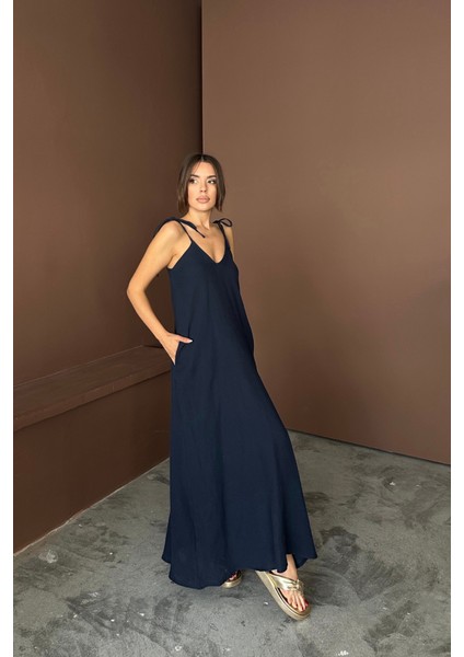 Mottisfashion Askılı Uzun Salaş Müslin Elbise - Lacivert fırsatları